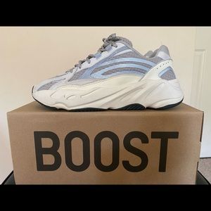 Yeezy 700 V2 Static